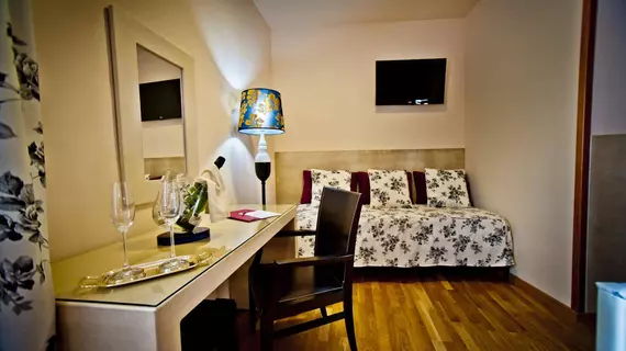 Hotel Condes de Castilla | Kastilya ve Leon - Segovia (vilayet) - Segovia - Segovia Tarihi Şehir Merkezi