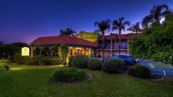 Valley Inn | Kaliforniya - Los Angeles County - Mission Hills