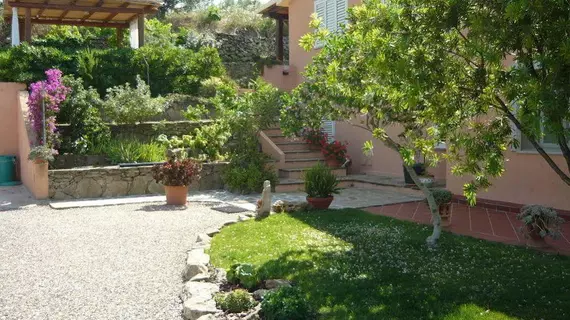 B&B Li Muntigeddi | Sardinya - Sassari - San Teodoro