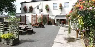 The Weary Ploughman Inn