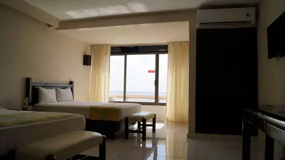 Hotel Solymar Beach Resort | Quintana Roo - Benito Juárez - Cancun (ve civarı) - Oteller Bölgesi - Avenida Kukulkan