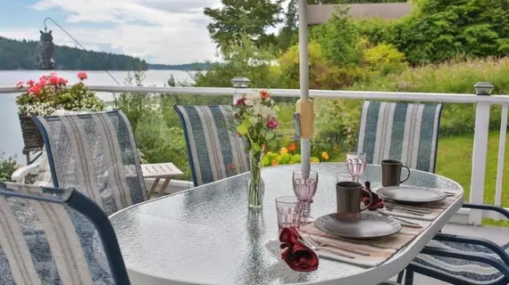 Beach House Salt Spring Bed and Breakfast | Britanya Kolombiyası - Salt Spring Island