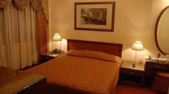 Royal Inn | Maharaştra - Raigad - Bombay (ve civarı) - Bombay - Malad - Batı Banliyöleri