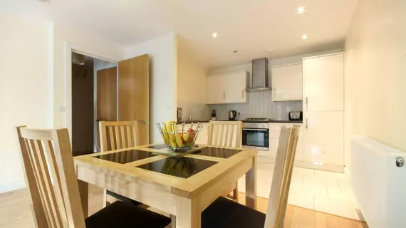 Lodge Drive Apartments | Londra (ve civarı) - Enfield - Palmers Green