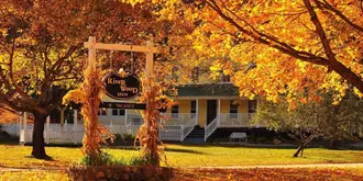 RiverWood Inn