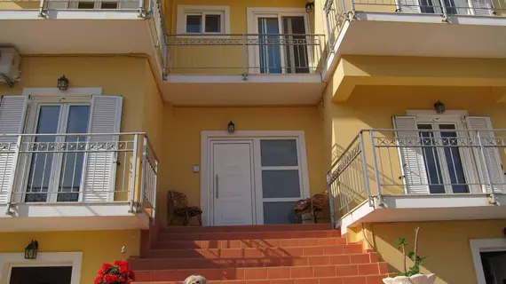 Baladinos Apartments | Girit Adası - Hanya (bölge) - Platanias