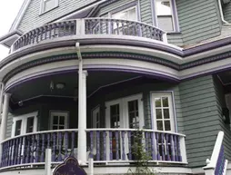 Coolidge Corner Guest House | Massachusetts - Brookline