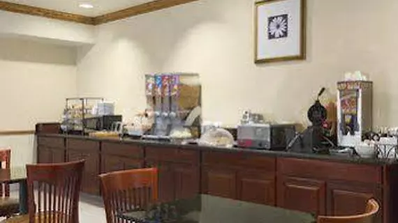 Country Inn & Suites Columbia | Missouri - Columbia (ve civarı) - Columbia