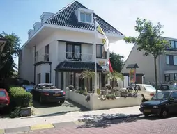 Pension Villa Tanahlot | Kuzey Hollanda - Zandvoort