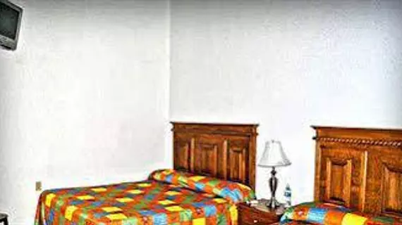 Hotel Colonial | Michoacan - Morelia (ve civarı) - Morelia - Tarihi Kent Merkezi