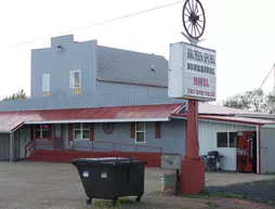 Broken Spoke Bunkhouse Motel