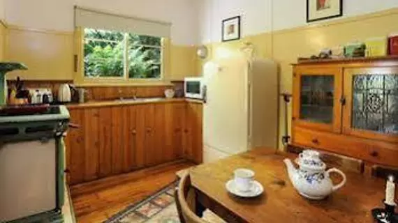 Como Cottages Accommodation | Victoria - Melbourne (ve civarı) - Olinda