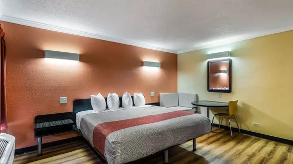 Motel 6 Libertyville IL | İllinois - Libertyville