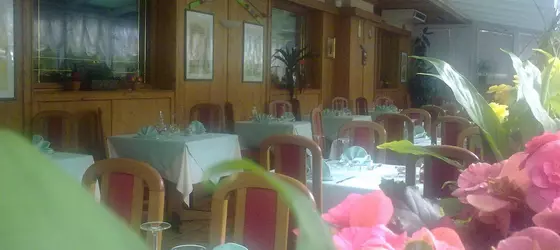 Albergo Ristorante Cacciatori | Veneto - Belluno (vilayet) - Auronzo di Cadore