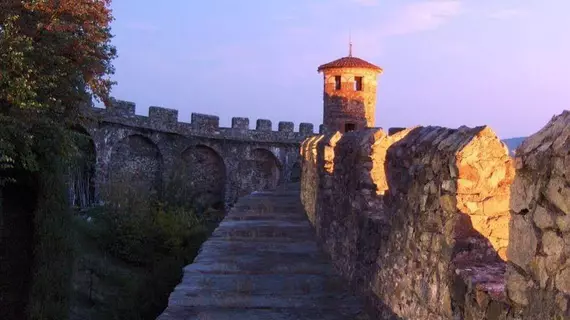 Castello Di Pavone | Piedmont - Pavone Canavese