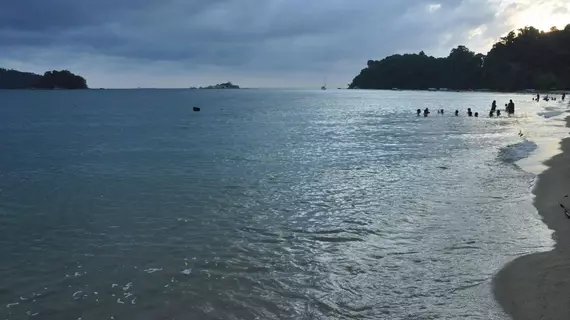 Vikri Beach Resort | Perak - Pangkor Adası