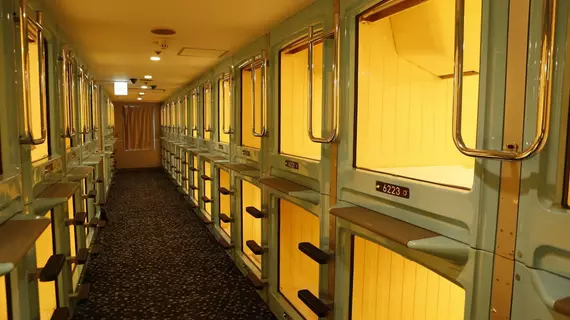 Shinjuku Kuyakusho-mae Capsule Hotel | Tokyo (ve civarı) - Şinjuku - Kabukicho