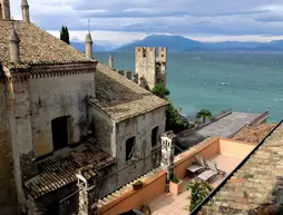 Meublè Adriana | Lombardy - Brescia (il) - Sirmione