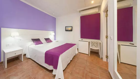 Hostal Adelino | Balearic Adaları - İbiza Adası - Sant Antoni de Portmany