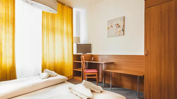 Hotel Pension Bolgerini Inn | Berlin (ve civarı) - Friedrichshain-Kreuzberg - Friedrichshain