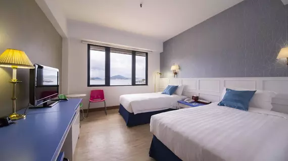 Silvermine Beach Resort | Hong Kong - Lantau - Mui Wo