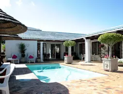 Blouberg Dolphin Inn | Western Cape (il) - West Coast DC - Drakenstein - Cape Town (ve civarı) - Cape Town - Bloubergstrand