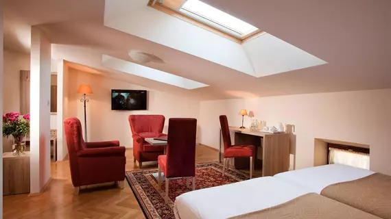 Hotel Santi | Küçük Polonya Voyvodalığı - Krakow (ve civarı) - Krakow - Stare Miasto