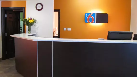 Motel 6 Innisfail AB | Alberta - Red Deer (ve civarı) - Innisfail