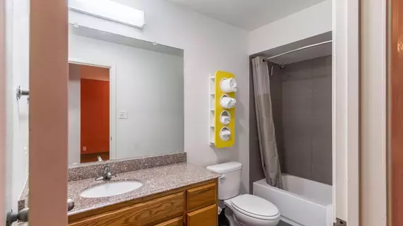 Motel 6 San Antonio | Teksas - San Antonio (ve civarı) - San Antonio