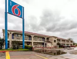 Motel 6 San AntonioSplashtown | Teksas - San Antonio (ve civarı) - San Antonio