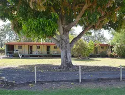 Beerwah Glasshouse Mountains Motel | Queensland - Glass House Mountains