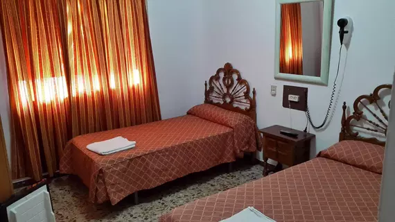 Pension Los Faroles | Andalucia - Malaga İli - Fuengirola