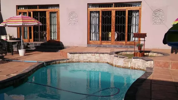 Abafazi Guest House | Gauteng - City of Tshwane - Johannesburg (ve civarı) - Pretoria - Waterkloof Glen