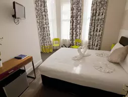 Russell Court Hotel | Londra (ve civarı) - Kensington - Holland Parkı