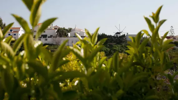 Ericeira Chill Hill Hostel & Private Rooms - Peach Garden | Lizbon Bölgesi - Mafra - Ericeira