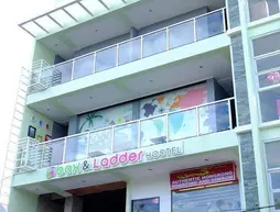 Boracay Box & Ladder Hostel | Aklan - Malay