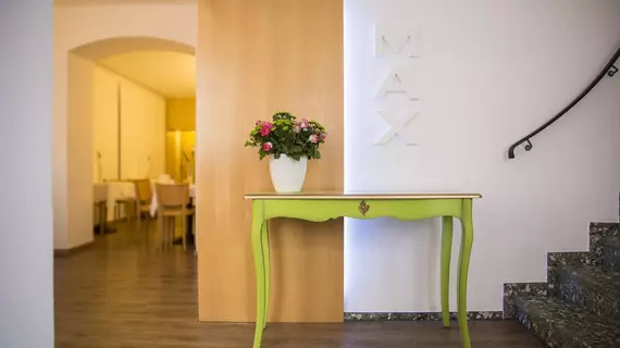 Max Hotel Garni | Kuzey Ren-Westfalia - Düsseldorf (ve civarı) - Düsseldorf - Friedrichstadt