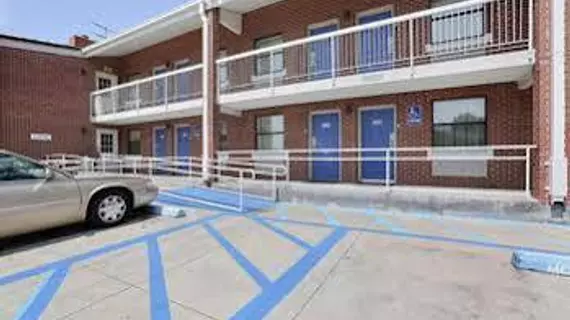 Motel 6 Dallas - Plano Northeast | Teksas - Dallas (ve civarı) - Plano