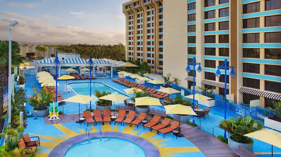 Disney's Paradise Pier Hotel - On Disneyland Resort Property | Kaliforniya - Orange County - Anaheim - Anaheim Resort