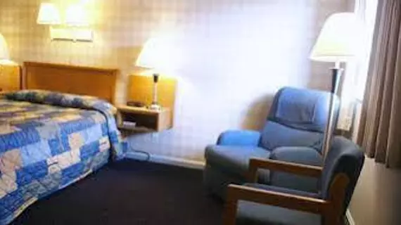 Budget Host Travelers Motel | Virginia - İskenderiye - Huntington