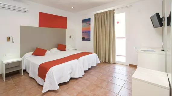 Hostal Adelino | Balearic Adaları - İbiza Adası - Sant Antoni de Portmany