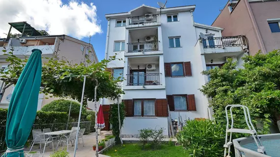 Ksenija Apartments | Budva