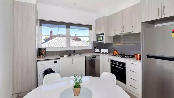 Lake Wendouree Apartments on Grove St | Victoria - Ballarat - Lake Wendouree