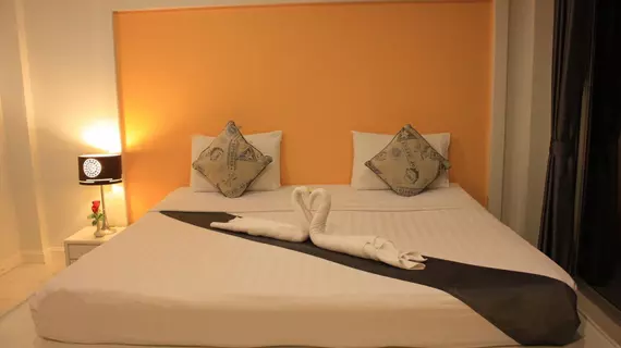 Phuket Racha Guesthouse | Phuket (ve civarı) - Karon - Kata Plajı