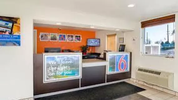 Motel 6 Denver Central - Federal Boulevard | Kolorado - Denver (ve civarı) - Denver - Regis