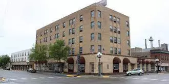 Coates Plaza Hotel