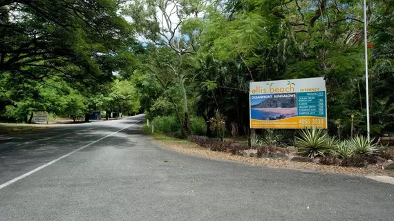 Ellis Beach Oceanfront Bungalows | Queensland - Cairns - Ellis Beach