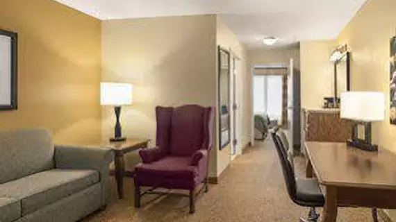 Country Inn & Suites Salina | Kansas - Salina (ve civarı) - Salina