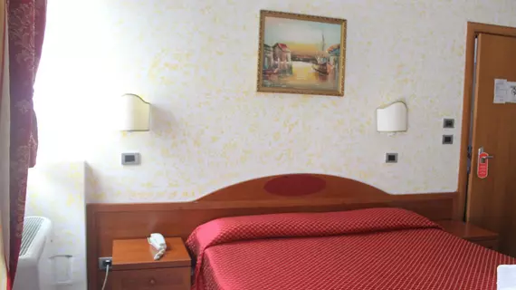 Hotel Cavour Resort | Piedmont - Turin (ve civarı) - Moncalieri