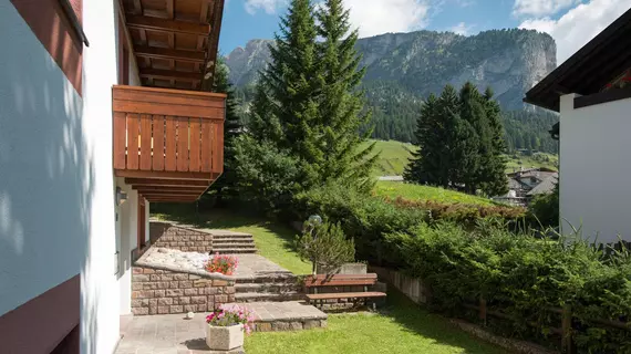 Residence Lores | Trentino-Alto Adige - Güney Tirol (il) - Selva di Val Gardena